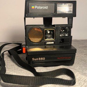 Poloroid Camera - Sun660